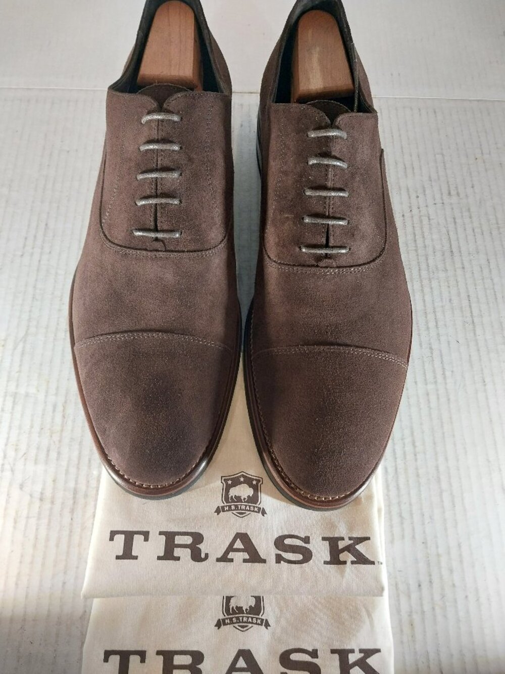 "NEW" TRASK men's size 13 M brown suede Oxford made in Italy.